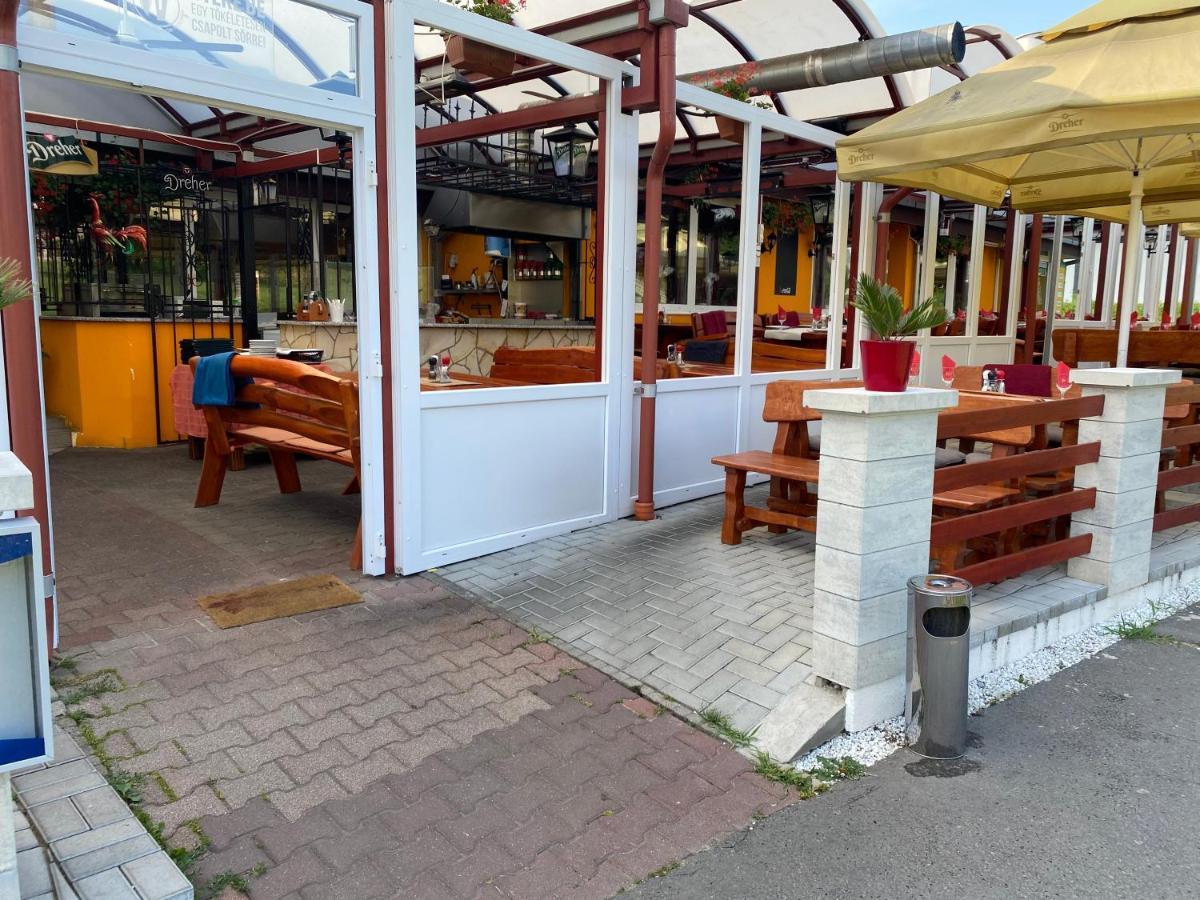 Kiskakas Etterem Hotel Залегершег Екстериор снимка